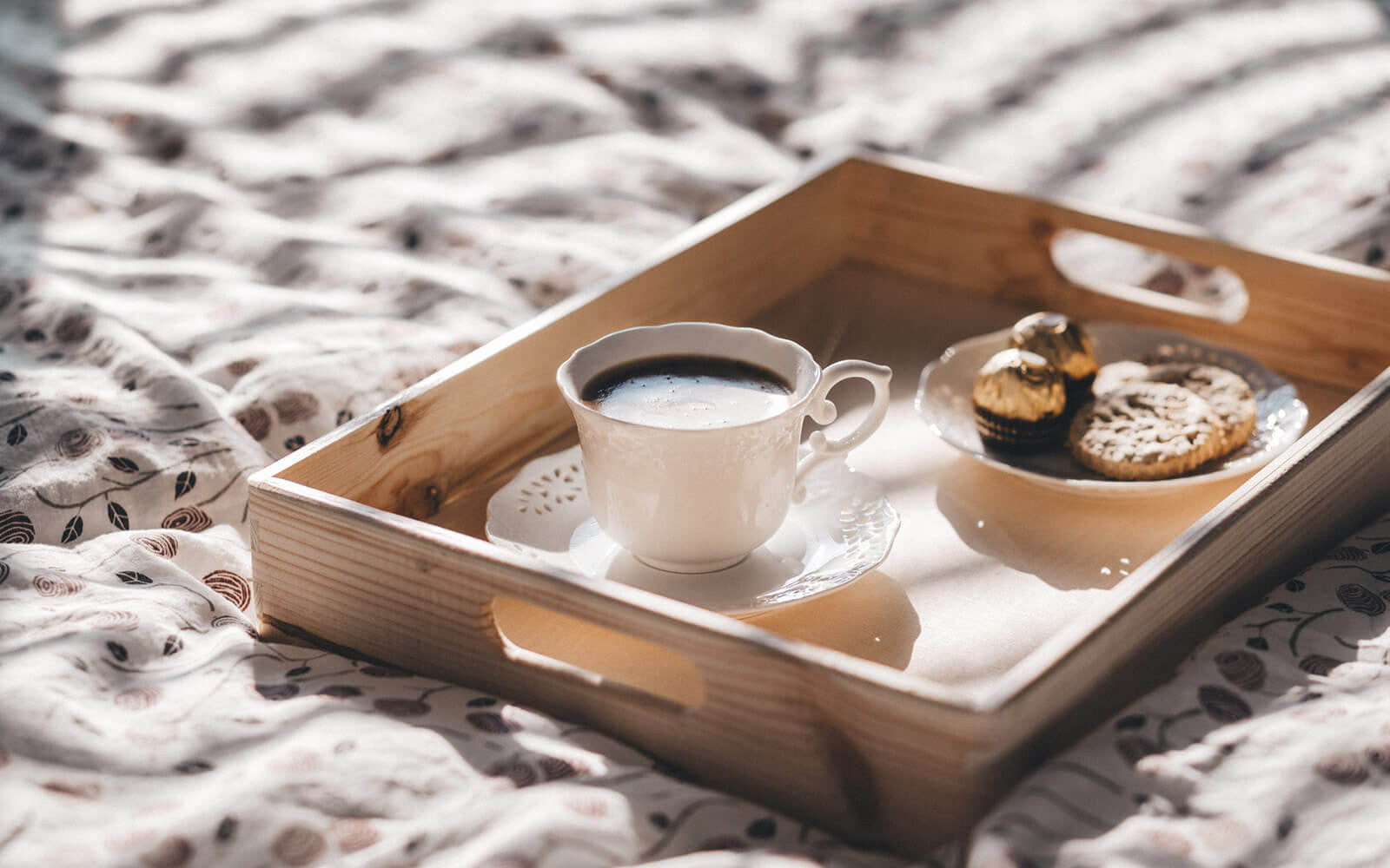 Nothing to beat a hot cocoa drink with biscuits!